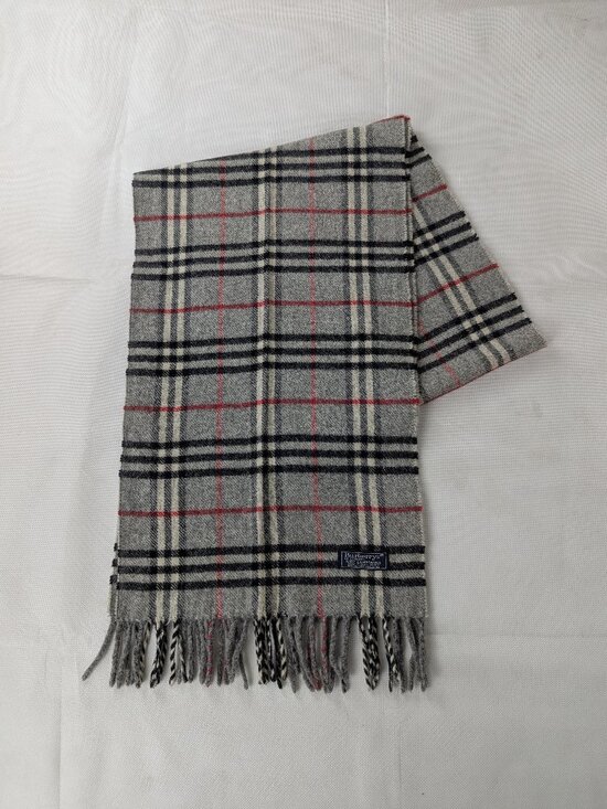 Burberry Accessories - Luxury Burberry 100%Lambswool Nova Check Gray Scarf Unisex